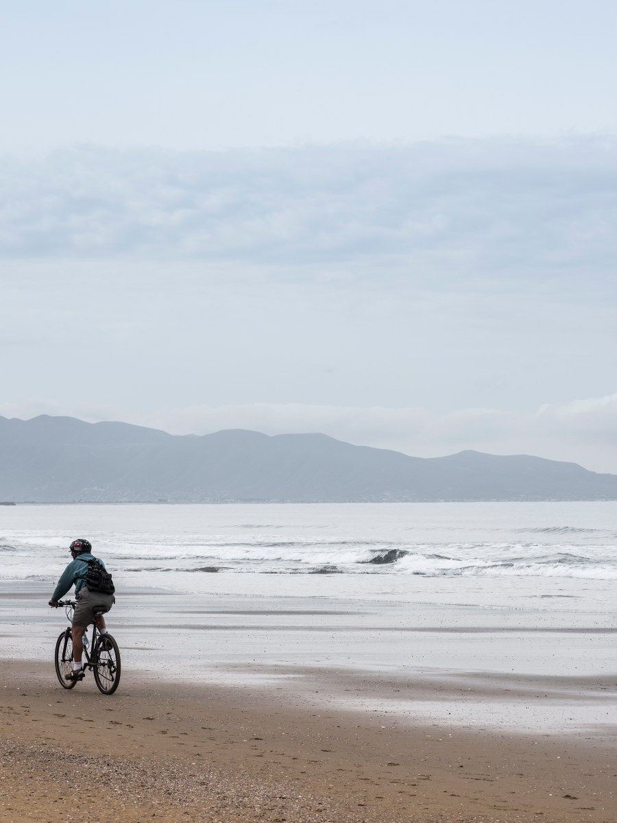 Una mancha de sangre en el asfalto